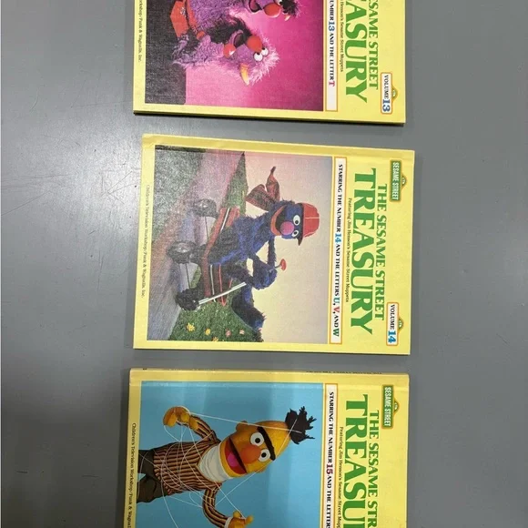 Sesame Street Treasury Book Set​ - Picture 3 of 3